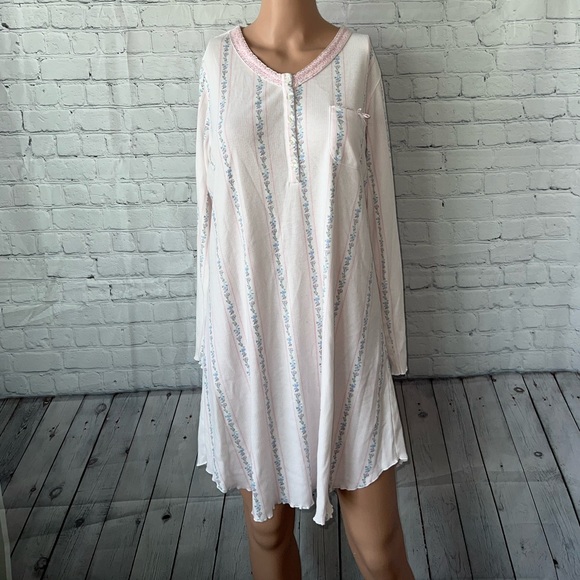 Kim Rogers Tops - kim rogers pink, cream & blue floral long sleeve top size M